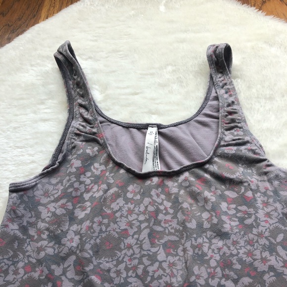 Aritzia T. Babaton floral fitted tank xs - Picture 2 of 5